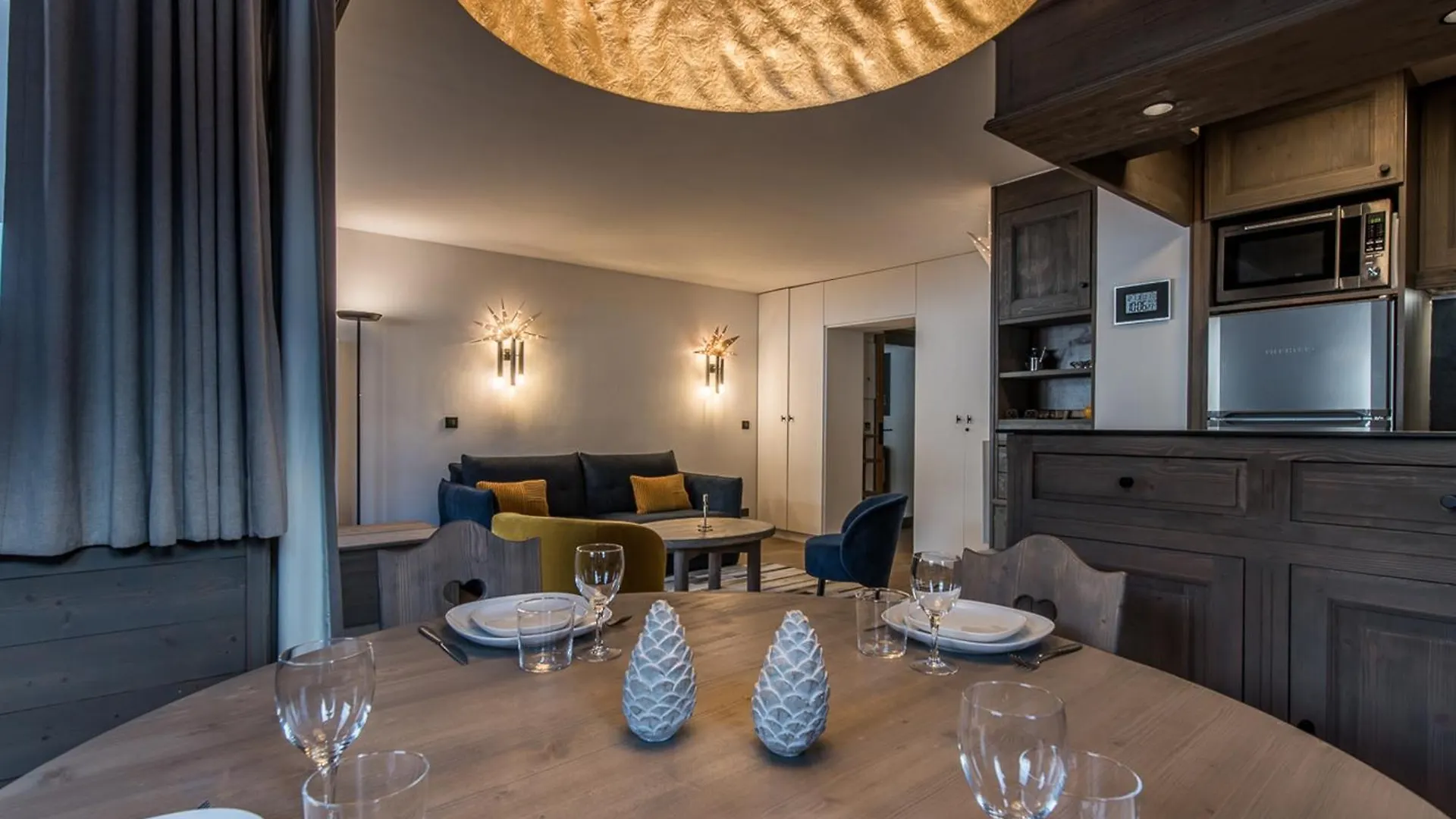 Apartment Superbe Appartement A Meribel Avec Garage Privatif Et Balcon - Fr-1-613-12